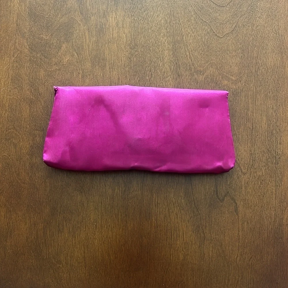 avon Pink Clutch with purple beaded Floral Accent y2k